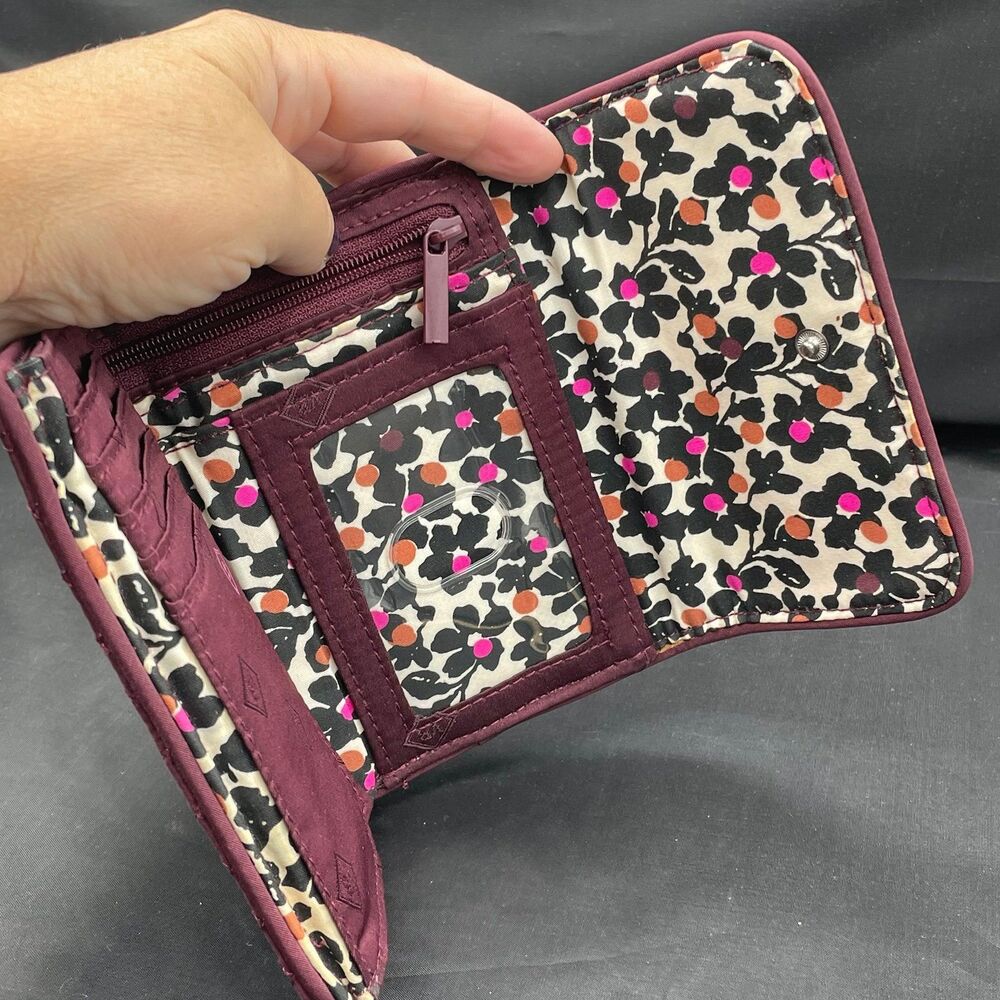 Vera Bradley Quilted Berry Pink Wallet Floral Interior Snap ID Slot - Picture 2 of 9